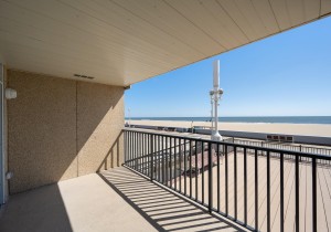 regency-9-balcony.jpg