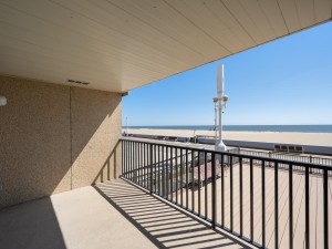 regency-9-balcony.jpg