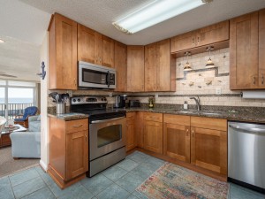 regency1-10-kitchen.jpg