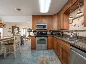 regency1-8-kitchen.jpg