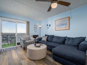 geaorgetown201-11-living-area.jpg