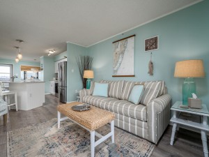 tiffaniebythesea318d-13-living.jpg