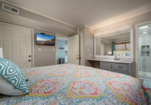 tiffaniebythesea318d-19-primary-bedroom.jpg