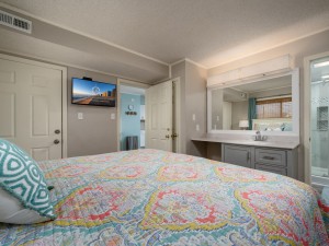 tiffaniebythesea318d-19-primary-bedroom.jpg