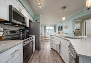tiffaniebythesea318d-8-kitchen.jpg