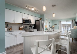 tiffaniebythesea318d-9-dining-and-kitchen.jpg
