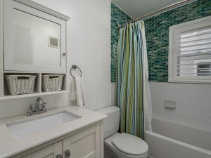15-gwendo10-17-bath-2.jpg