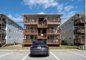 22-gwendo10-2-ext-street.jpg