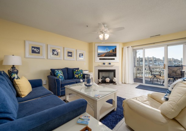 ihh133h-12-living-area.jpg