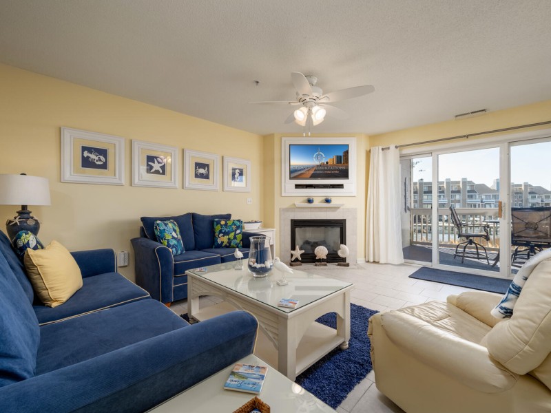 ihh133h-12-living-area.jpg