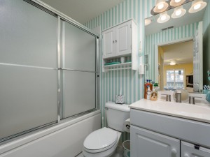 ihh133h-18-primary-bath.jpg
