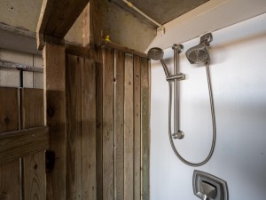 whitesandsvillage17-14-outdoor-shower.jpg