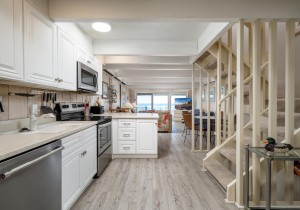 whitesandsvillage17-23-kitchen.jpg