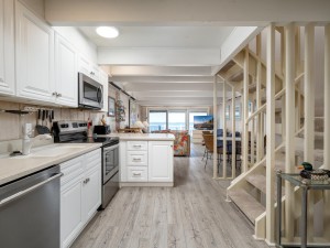 whitesandsvillage17-23-kitchen.jpg