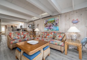 whitesandsvillage17-30-living-area.jpg