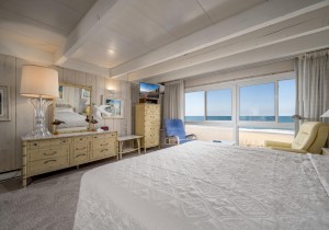 whitesandsvillage17-32-primary-bedroom.jpg