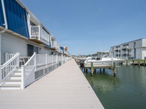 gullwayth2812-5-dock-area.jpg