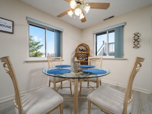 tealbay201-8-dining-area.jpg