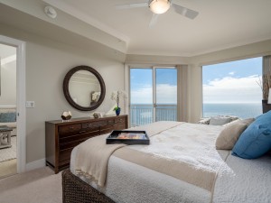 gateway1707-13-primary-bedroom.jpg