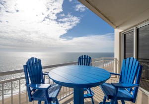 gateway1707-3-balcony.jpg
