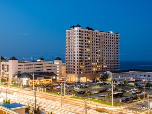 gatewaygrandtwl-2-exterior-street-side-new.jpg