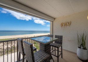 breakawayeast501-3-balcony.jpg