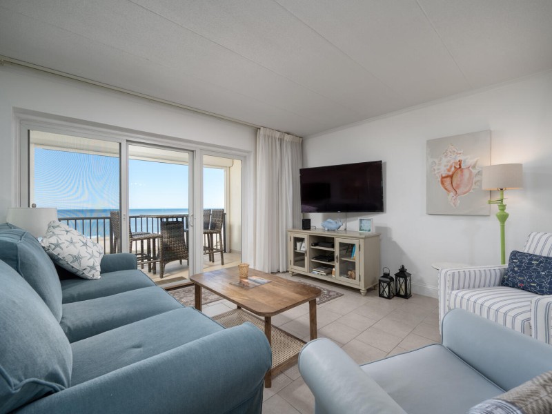 breakawayeast501-7-living-area.jpg