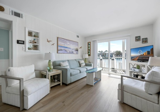 bayestates113b-11-living-area.jpg