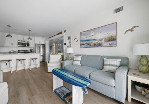 bayestates113b-18-living-area.jpg