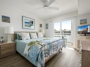 bayestates113b-19-primary-bedroom.jpg