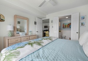 bayestates113b-20-primary-bedroom.jpg