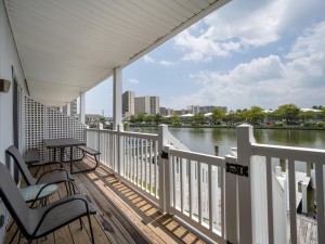 newport113b-7-deck.jpg