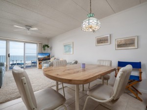 sungate203-11-dining-area.jpg