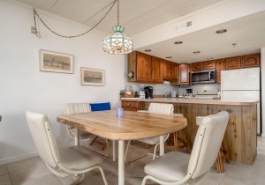 sungate203-15-dining-area.jpg