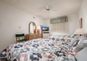 sungate203-22-bedroom-2.jpg