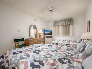 sungate203-22-bedroom-2.jpg