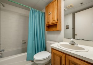 sungate203-23-bath-2.jpg