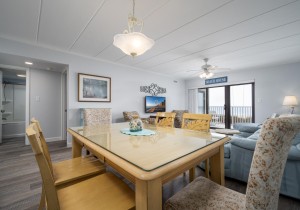 summersea2m-10-dining-area.jpg