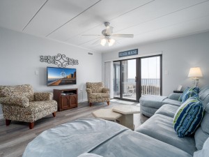 summersea2m-9-living-area.jpg