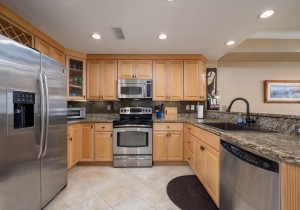southbeach202-15-kitchen.jpg