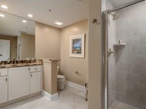 southbeach202-25-bath-2.jpg