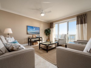 gateway309cr-8-living-area.jpg