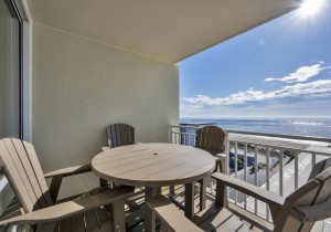 carousel712-1-balcony.jpg