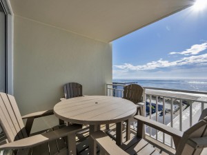 carousel712-1-balcony.jpg