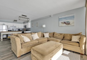 carousel712-15-living-area.jpg