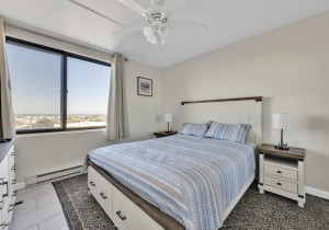 carousel712-24-bedroom-3.jpg