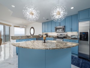 gateway713-13-kitchen.jpg