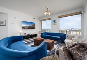 gateway713-19b-living-area.jpg