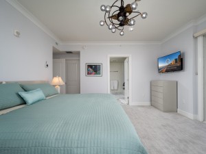 gateway713-27b-primary-bedroom.jpg