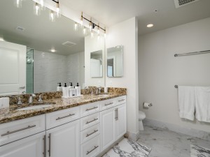 gateway713-28-primary-bath.jpg